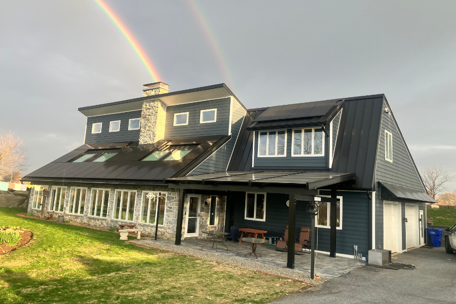 home with 40 KwH solar system and pergola with solar panels